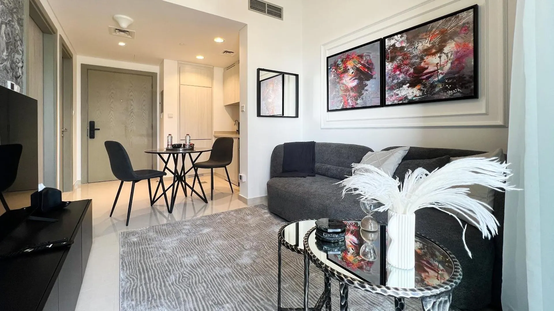 Keyrock Living - 1 Bedroom Apartments - Business Bay - Near Metro Station - Zada Tower Dubaï