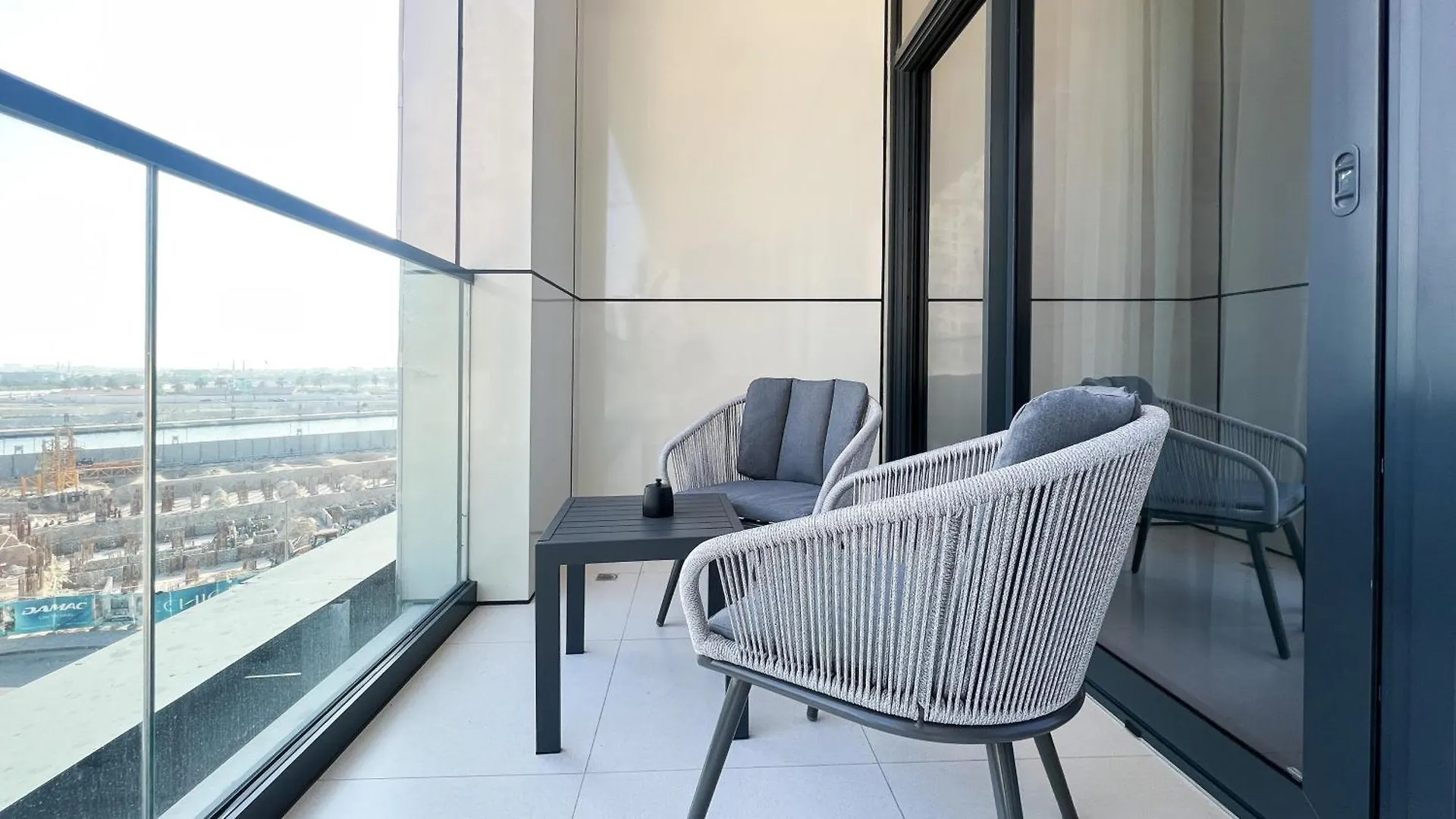 Keyrock Living - 1 Bedroom Apartments - Business Bay - Near Metro Station - Zada Tower Dubaï