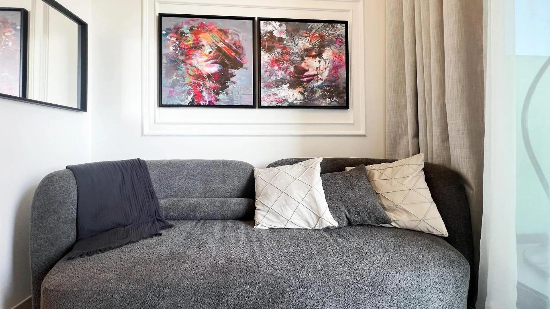 Keyrock Living - 1 Bedroom Apartments - Business Bay - Near Metro Station - Zada Tower Dubaï