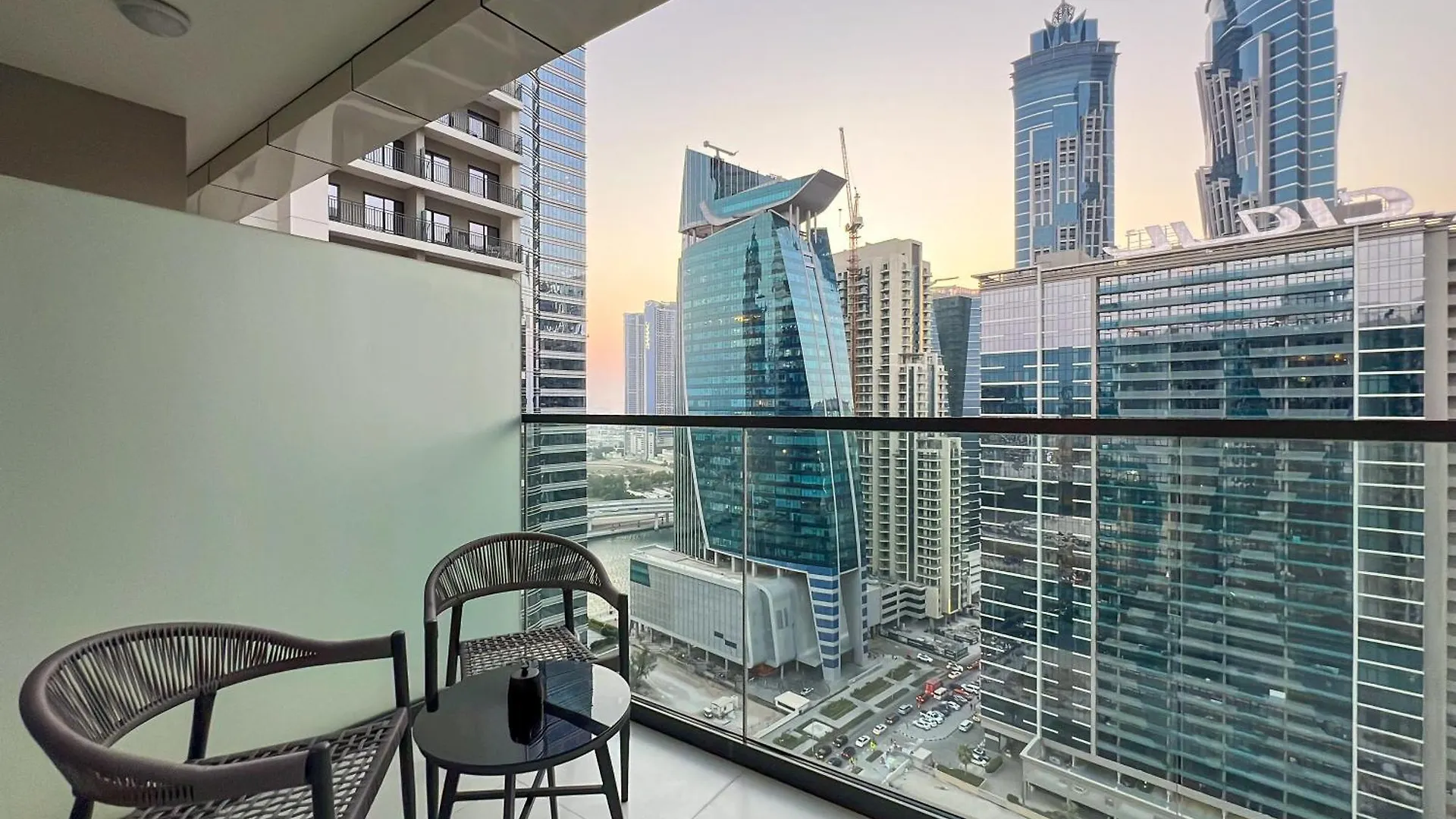 Keyrock Living - 1 Bedroom Apartments - Business Bay - Near Metro Station - Zada Tower Dubaï 0*,